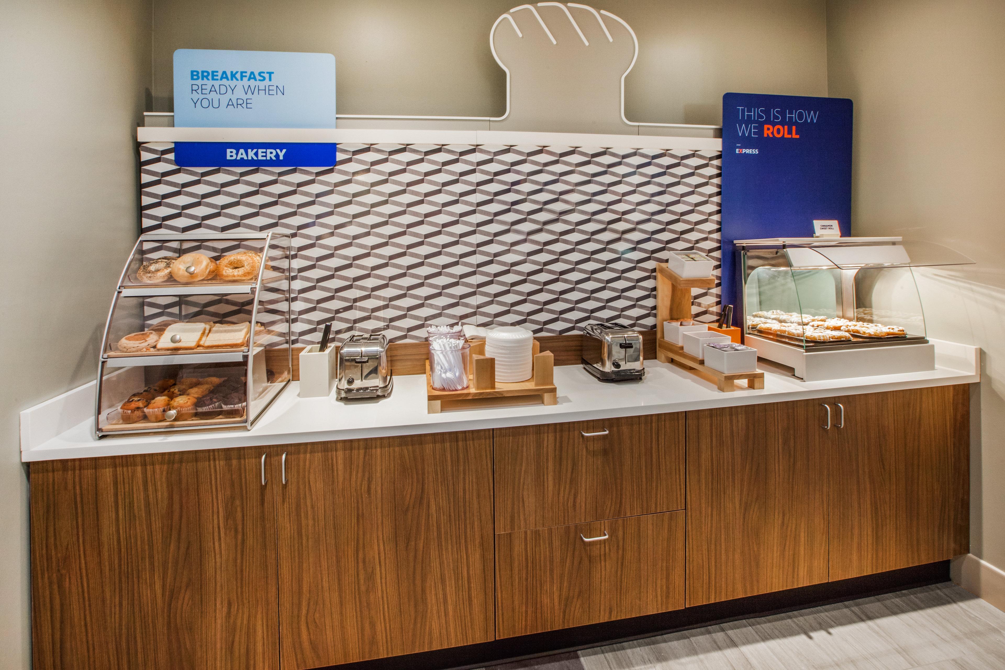 Holiday Inn Express & Suites - Dallas Nw Hwy - Love Field By Ihg Dış mekan fotoğraf