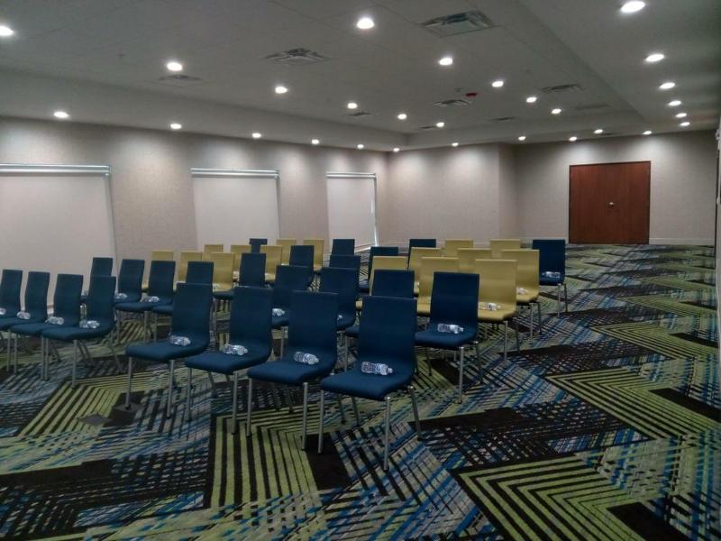 Holiday Inn Express & Suites - Dallas Nw Hwy - Love Field By Ihg Dış mekan fotoğraf