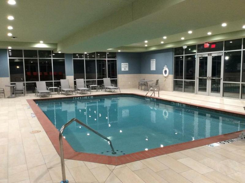 Holiday Inn Express & Suites - Dallas Nw Hwy - Love Field By Ihg Dış mekan fotoğraf